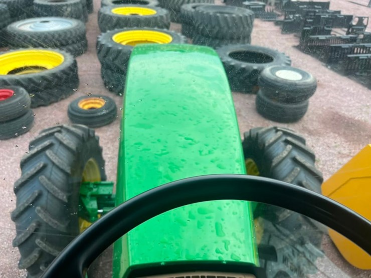 john-deere-8300-image-31