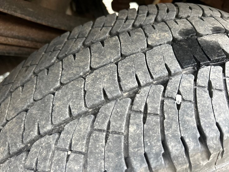 2012-ford-f350-image-48