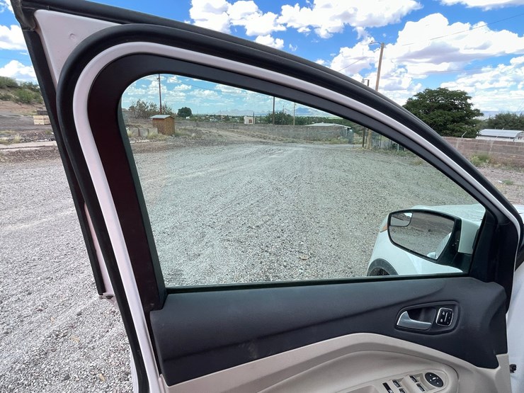 2016-ford-escape-image-36