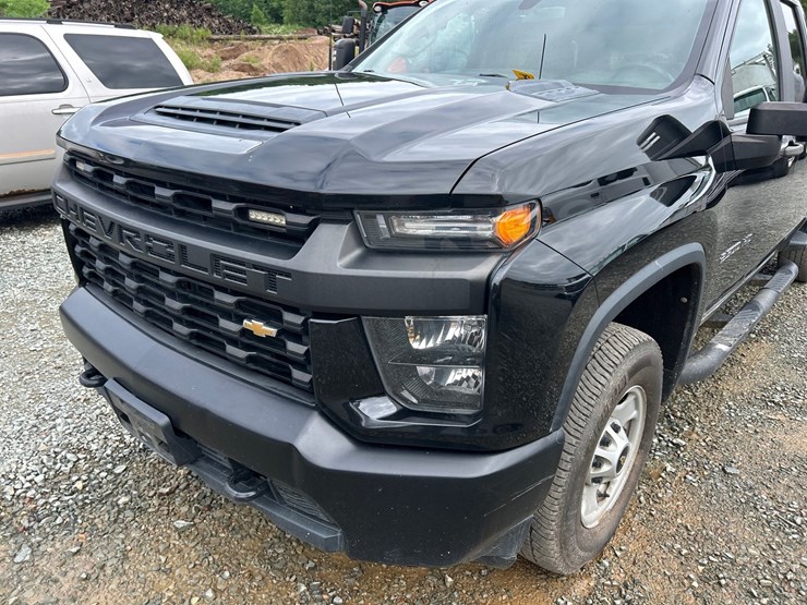 2020-chevrolet-2500hd-image-9