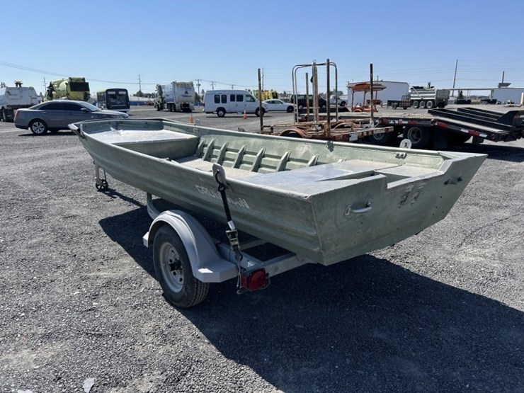 grumman-16'-jon-boat-image-3