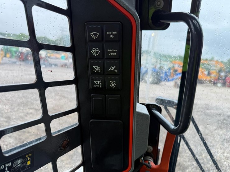 2021-bobcat-t66-image-27