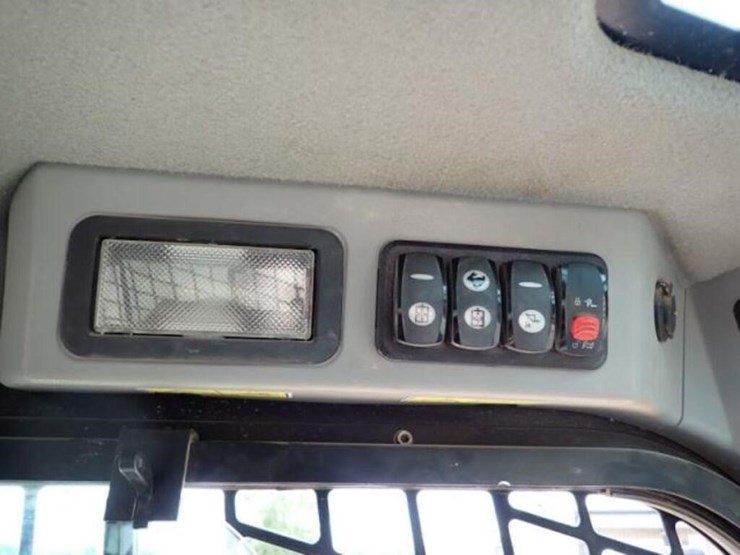 2019-caterpillar-236d-skid-steer-cat0236dlbgz05393-image-13
