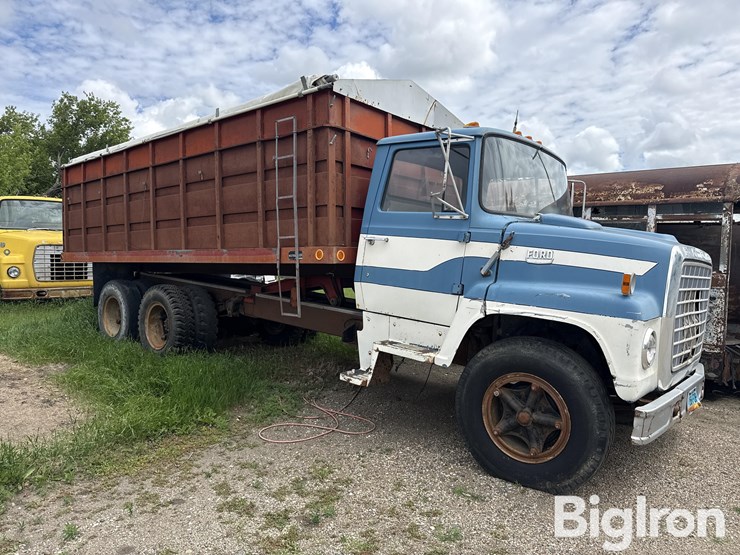 1972-ford-ln700-image-3