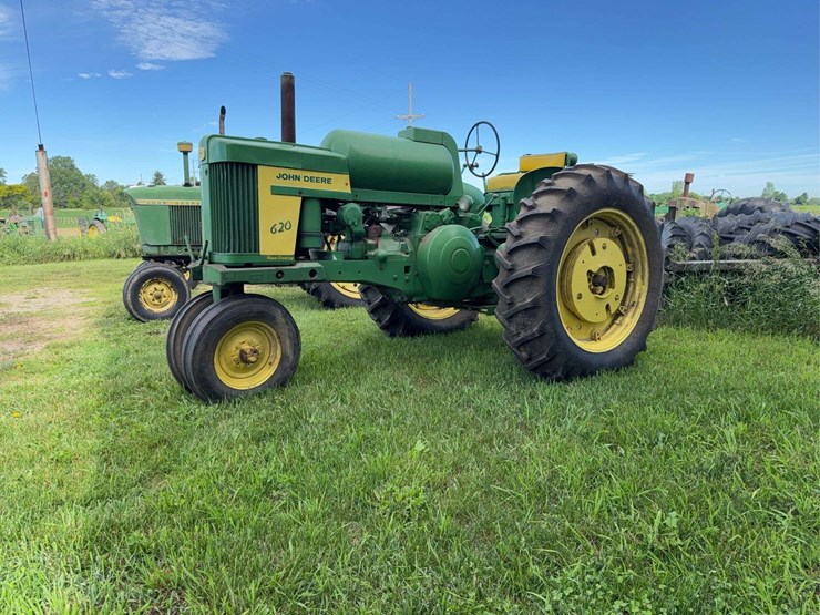 john-deere-620-image-1
