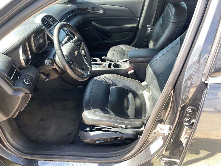 2015-chevrolet-malibu-4-door-sedan-(206,870-miles)-image-10