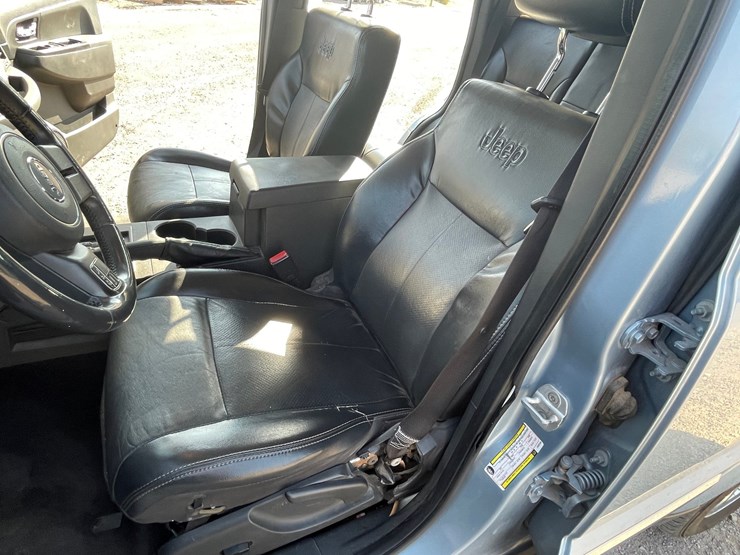 2012-jeep-liberty-image-59