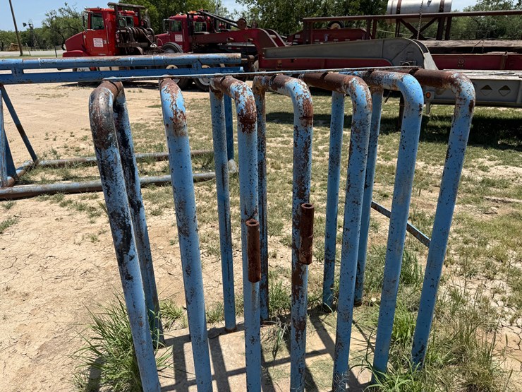 (2-x-$)-28’l-x-36”h-triangular-pipe-racks-image-5