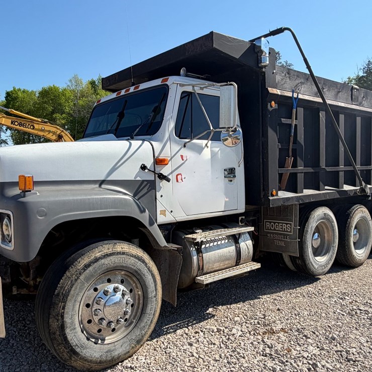1999 INTERNATIONAL 2554