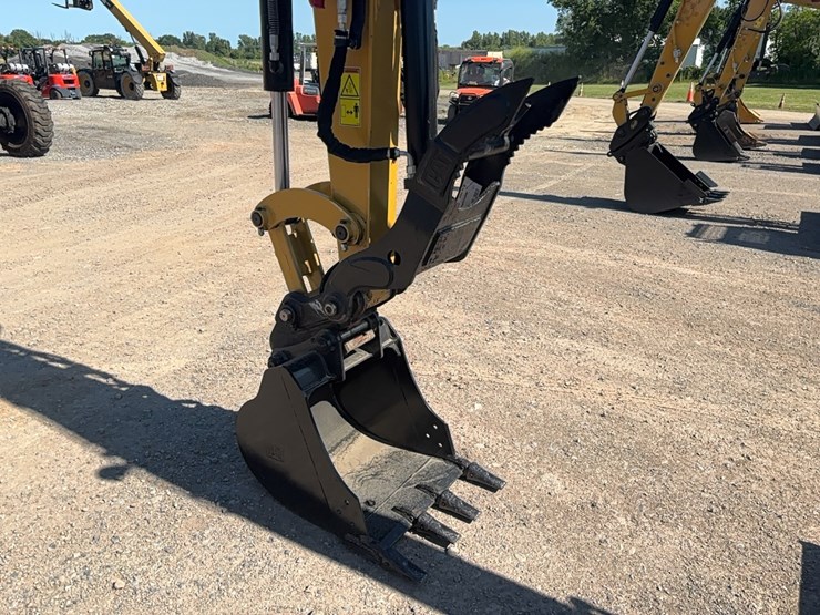 2020-caterpillar-306-cr-image-17