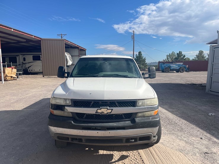 2002-chevrolet-2500hd-image-2