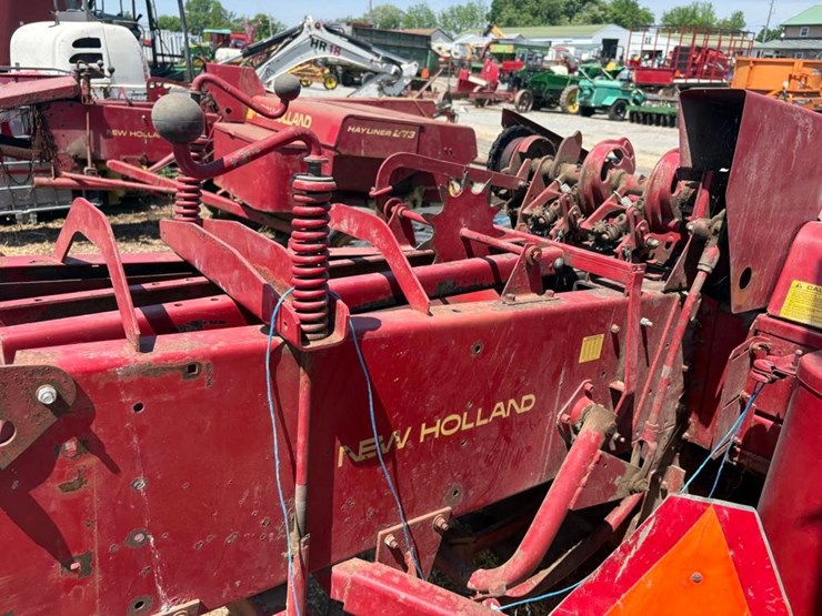 new-holland-baler-image-7
