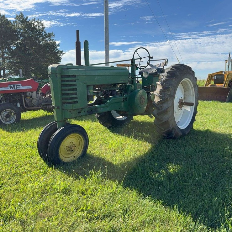 JOHN DEERE MODEL B