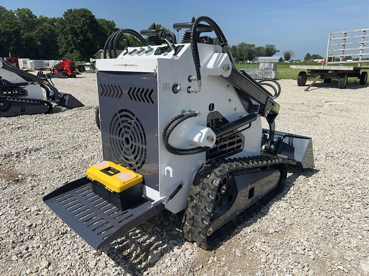 2026-zjg-zj-380-tracked-mini-skid-steer-image-6