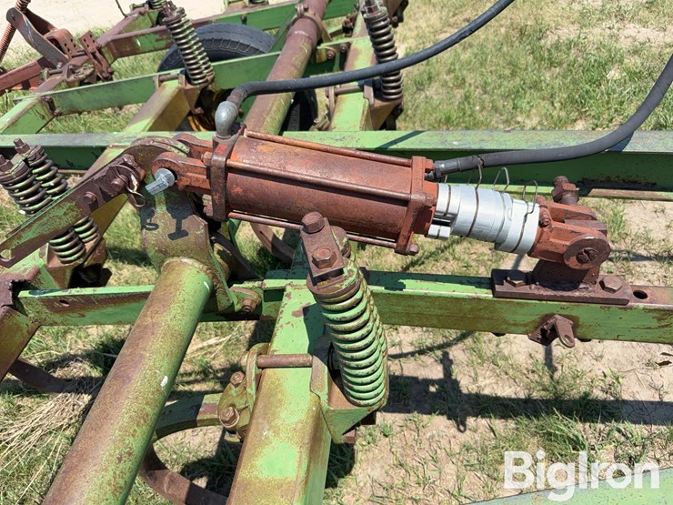 john-deere-16-image-20