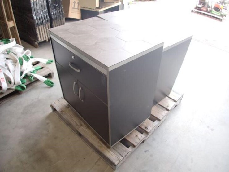 31-in.-x-75-in.-rolling-storage-cabinet(s)-image-11