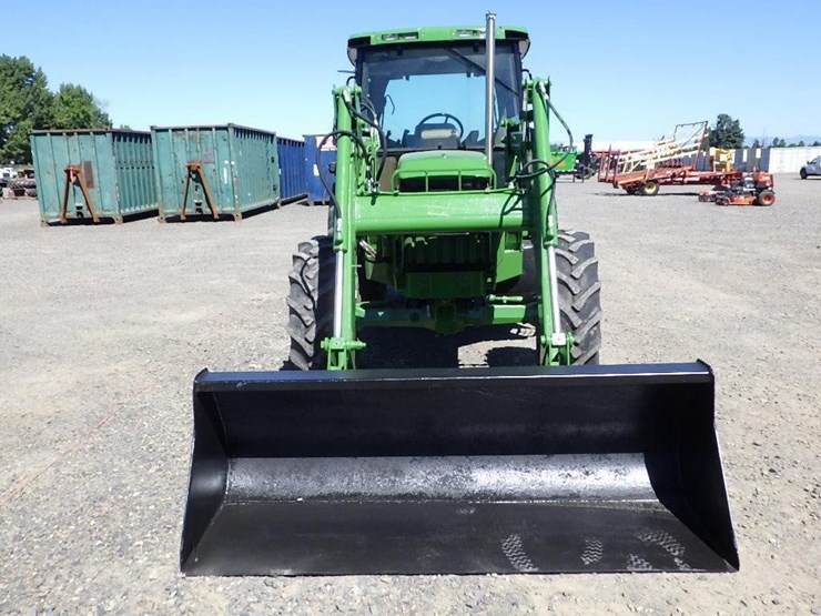 john-deere-tractor-loader-image-2