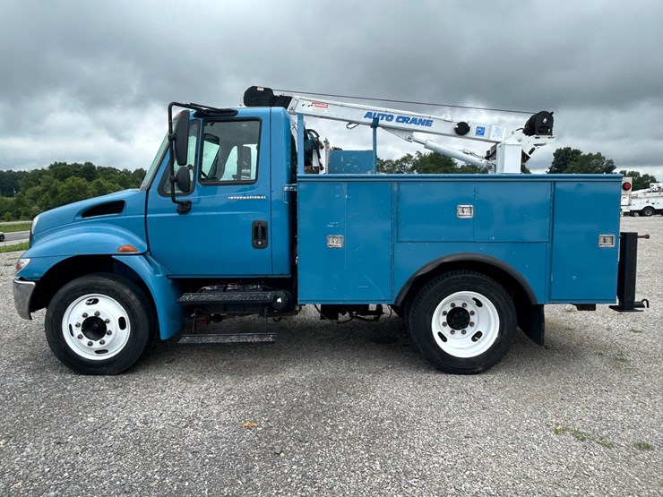 #1087-•-2007-international-service-truck-image-3