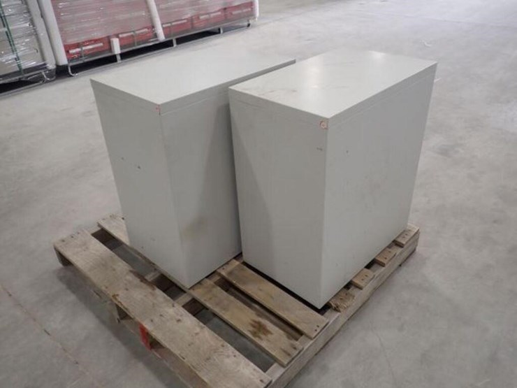 qty-of-(2)-metal-2-drawer-filing-cabinets-image-3