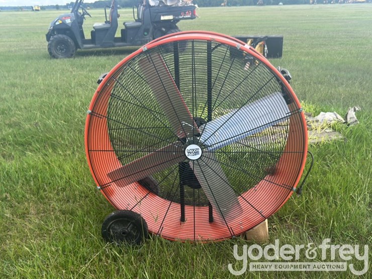 42"-barrel-fan-image-2