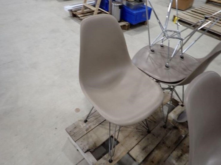 qty-of-(6)-chairs-image-4