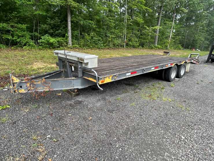 #31-•-1986-cz-tandem-axle-equipment-trailer-image-1