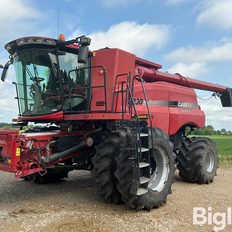 2014 CASE IH 8230