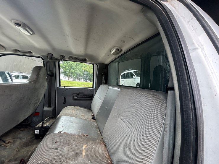 2006-ford-f450-image-26