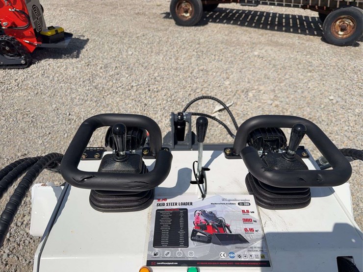 2026-zjg-zj-380-tracked-mini-skid-steer-loader-image-11