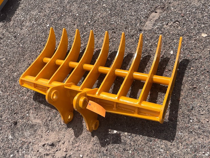 2026-caterpillar-305-image-2