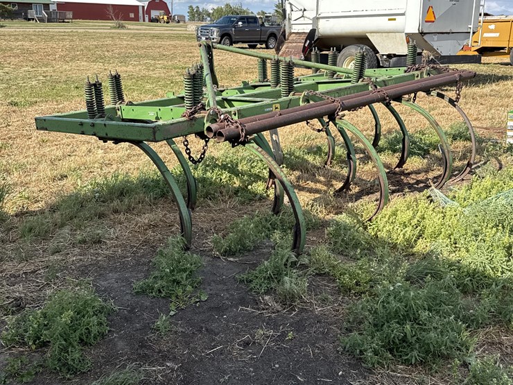 john-deere-100-image-7
