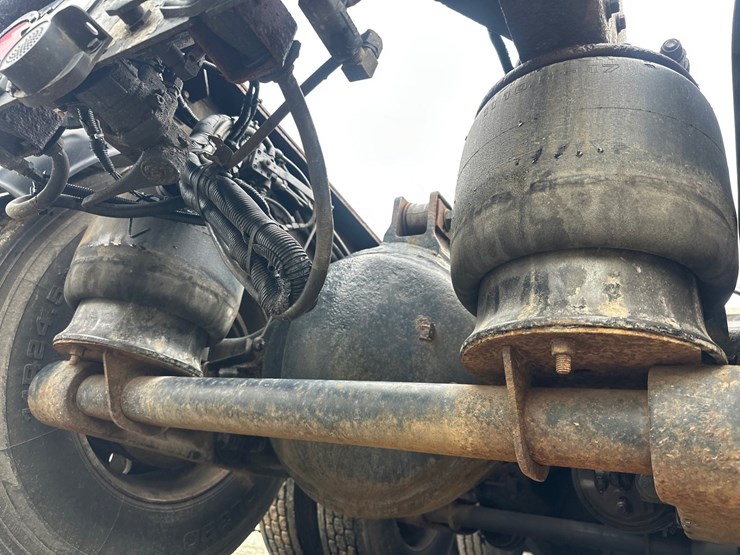 2013-kenworth-t800-image-73