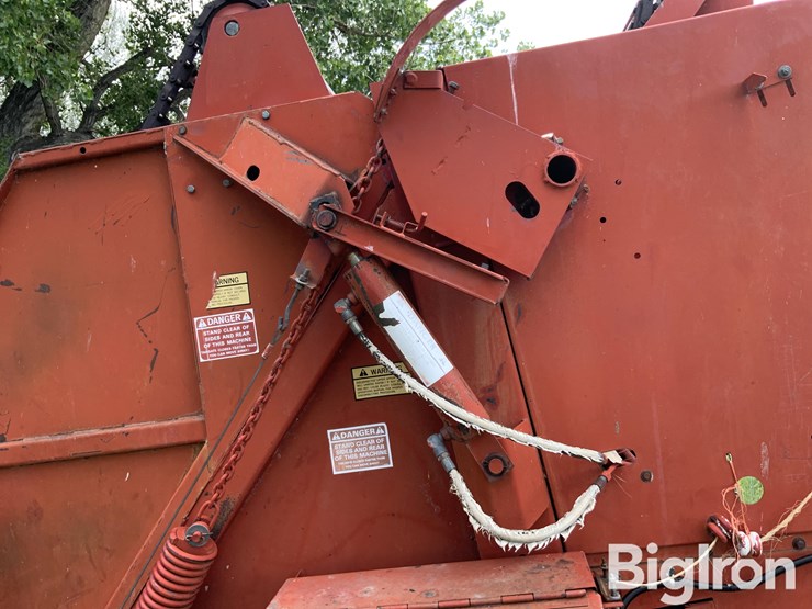 new-holland-846-image-13