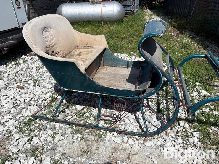 horse-drawn-single-horse-sleigh-image-9