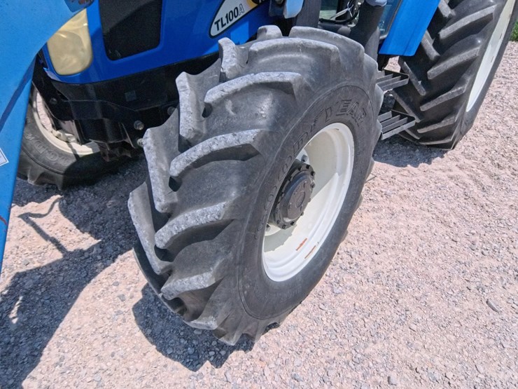 2004-new-holland-tl100a-image-21