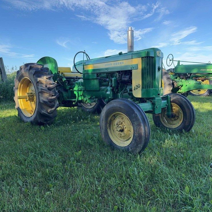 John Deere 420I Special Utility