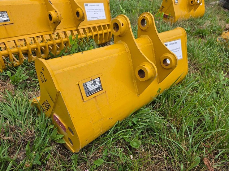 caterpillar-304-image-4