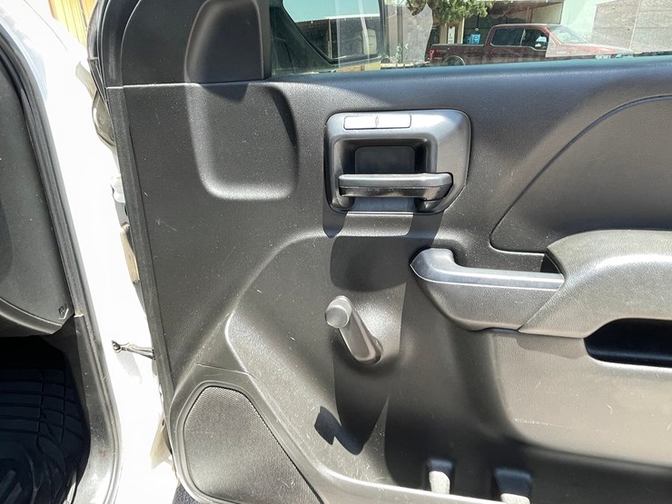 #156-•-2018-chevy-work-truck-(clean-nm-title)-image-48