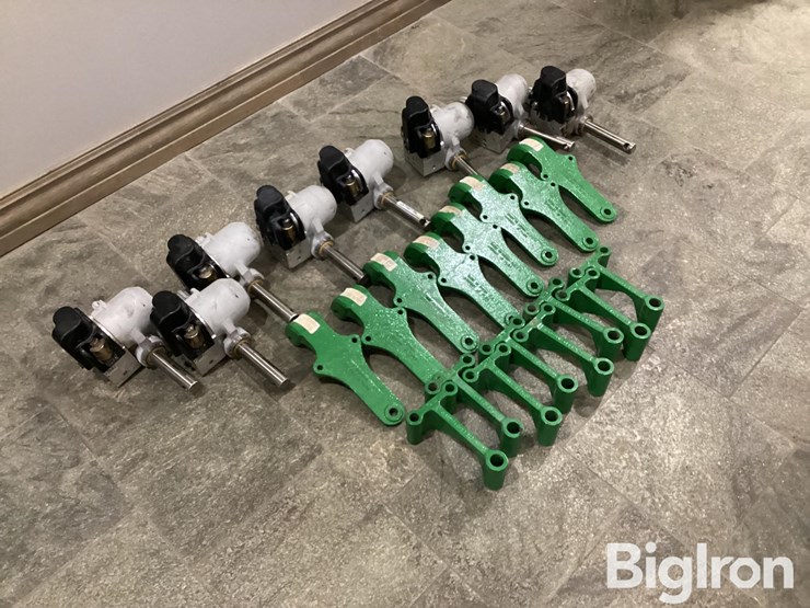 john-deere-8-image-3