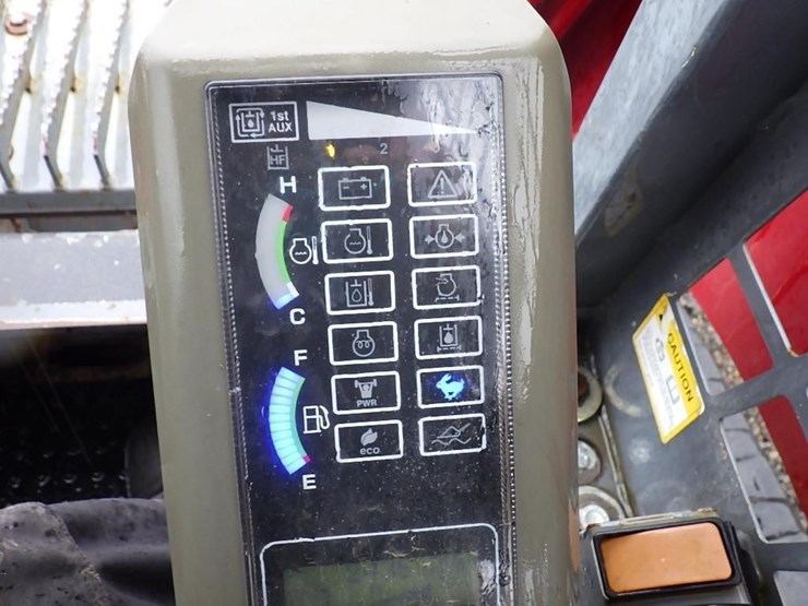 2016-takeuchi-tl8-image-30