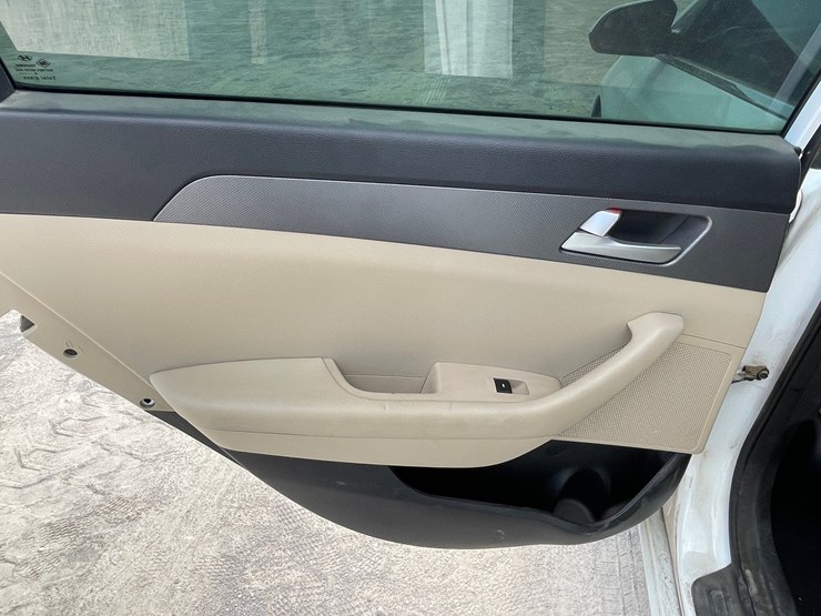 #160-•-2015-hyundai-sonata-(clean-tx-title)-image-56