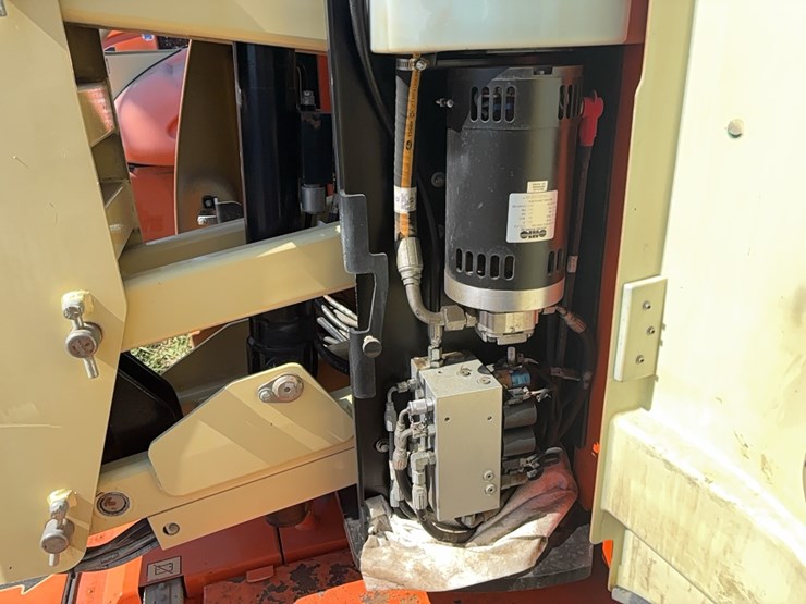 jlg-e300aj-image-5