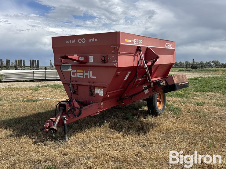 gehl-mf8335-total-mix-feeder-wagon-image-1