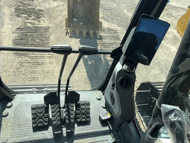 caterpillar-320gc-image-26