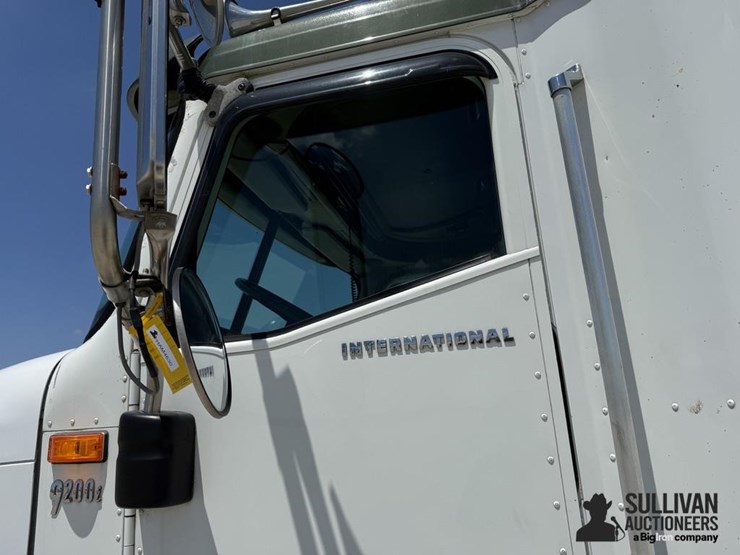 2002-international-9200i-image-18