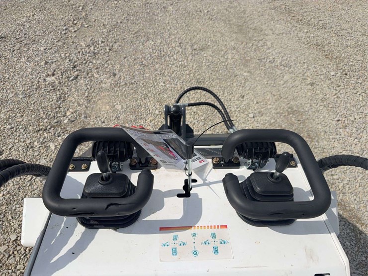 2026-zjg-zj-380-tracked-mini-skid-steer-loader-image-10