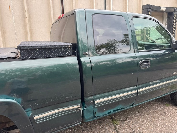 2002-chevrolet-2500hd-image-24