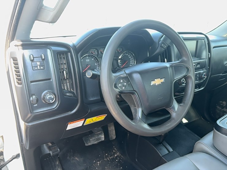 2016-chevrolet-2500-image-15