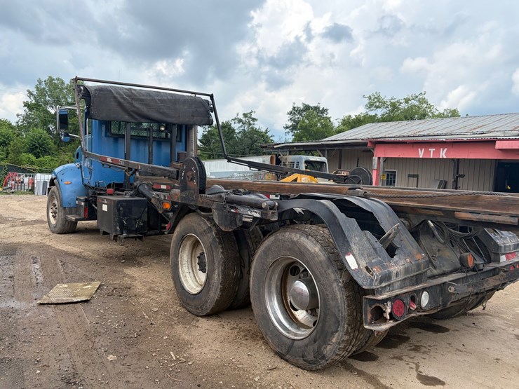 #89-•-2008-peterbilt-roll-off-tandem-axle-truck-image-6