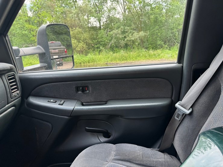 2002-chevrolet-2500hd-image-38